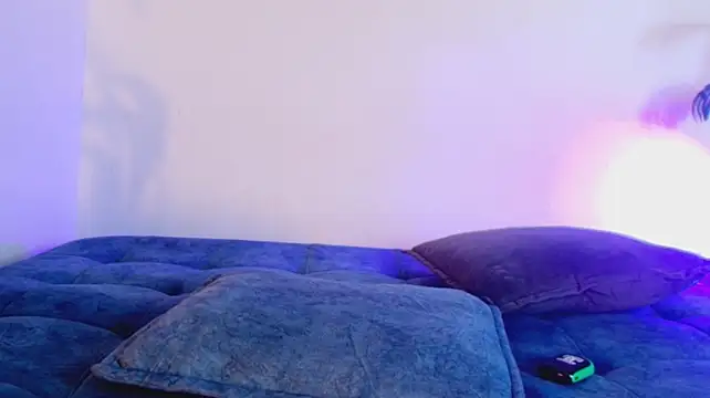 jade_brunnette