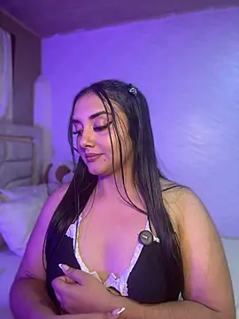 Amaliadaltonn - a completely nude show covered in oil 😈