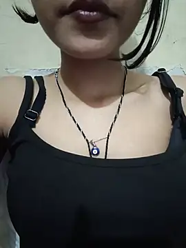Nandundi - Show pussy in public