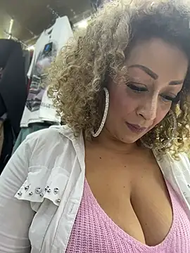 Katti_Barrera - Spank ass+ oil 💦😈