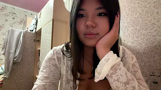 JohannaMickiewicz - Massage my boobs