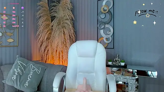 Issys_lam - 4 fingers in my pussy
