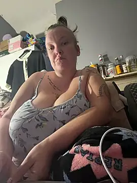 Busty-bella1 - Free pic for last tipper