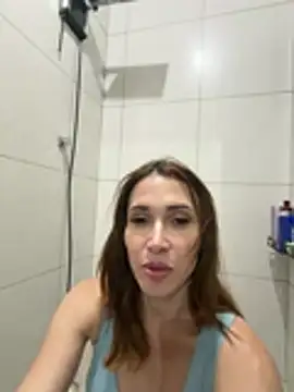 Irresistible37 - Siririca banheiro/play clit bathroom