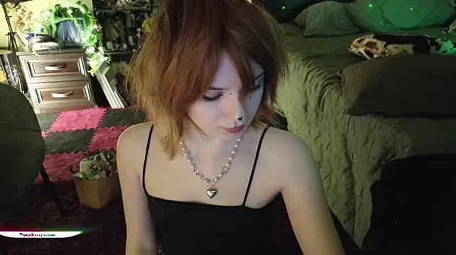 MeviCoral - Flash boobs! 🍒😮