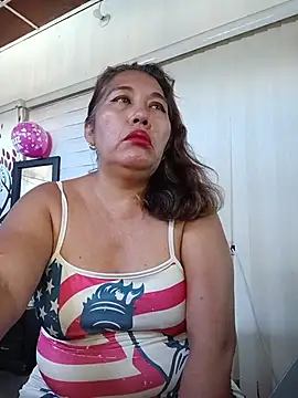 Anniecoopeer - squirt publico