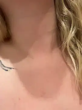 SiaLater - PUT DILDO ON DOOR+SUCK IT DEEP AT MEN 🚾