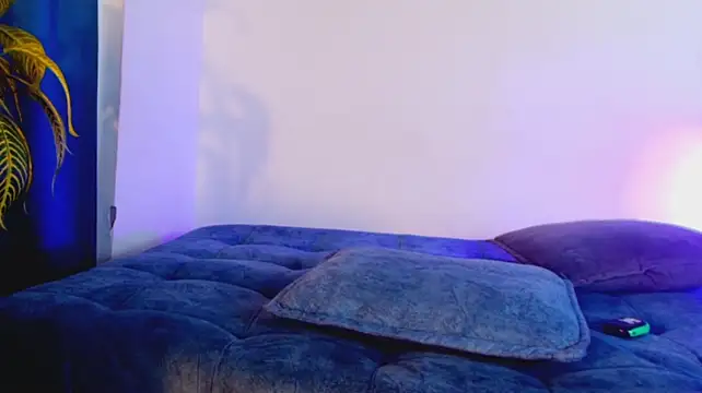 jade_brunnette