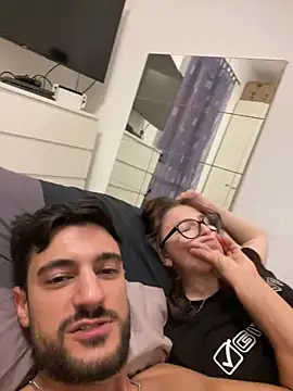 Milano01 - Lei si masturba con orgasmo