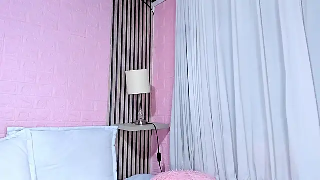 Tyra_pettite - SQUIRT AND CUM