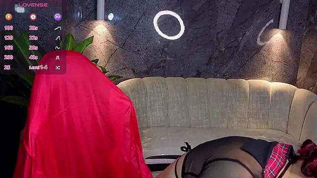 Liss_red_tx - spank boobs