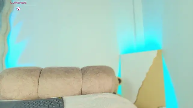 Ammyb2 - Buttplug play on doggy 🥵