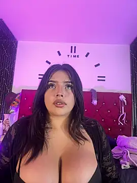 LiliMilk_21 - Thong to the side and show pussy