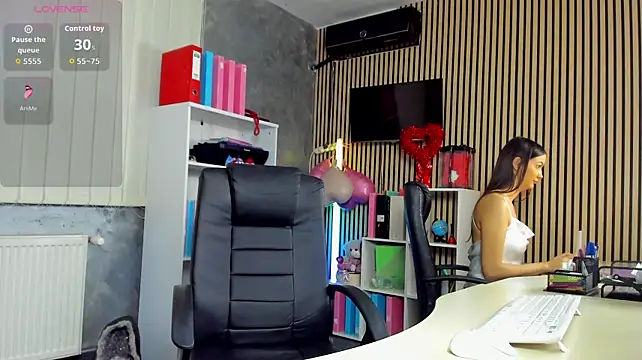 OfficeGirls - BIG SQUIRT ALL OVER💦