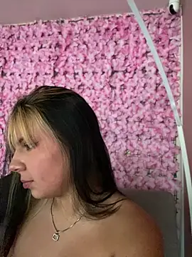 LilyCarter_Pinkk - full neked