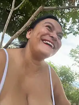 Horny-Mommy-Dirty - squirt fountain