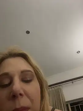 PrincessKikiZa - Get naked