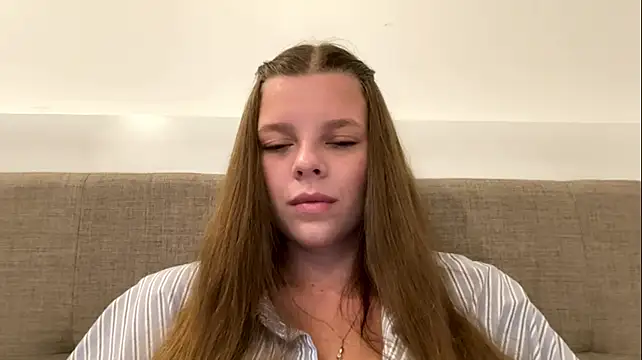 AmieLendor - Video of pussy masturbation in PM