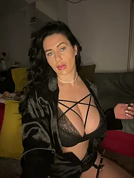 IRISWHITE17