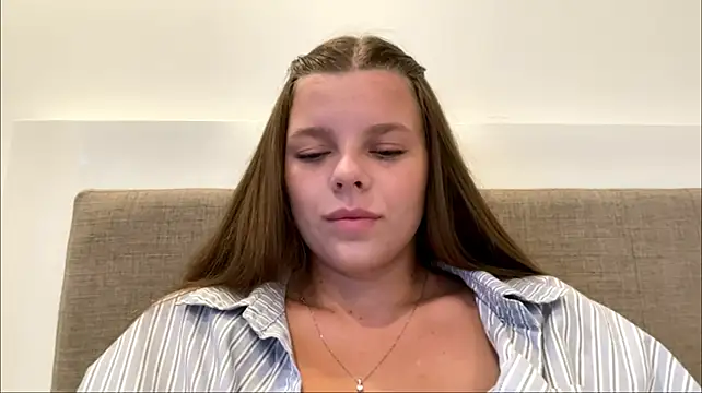 AmieLendor - Video of pussy masturbation in PM