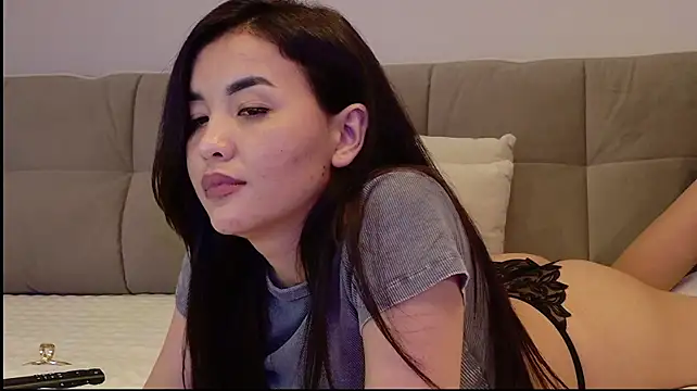 Lilly__May - Shake boobs