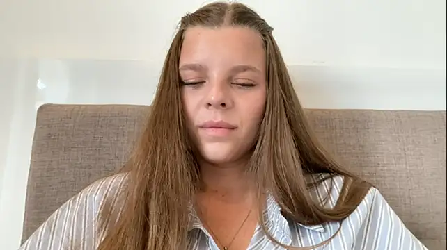AmieLendor - Video of pussy masturbation in PM