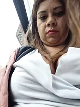Laura-Hernandez - Shaking breasts in public