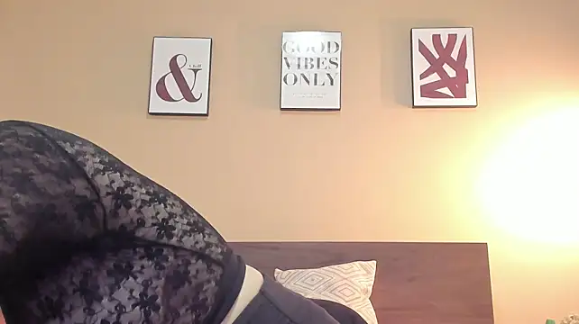 LuciaMiller - shake my ass