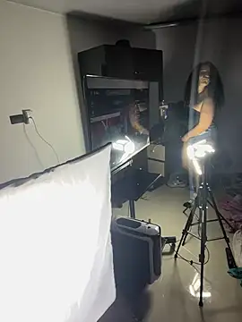 Ivonne_diaz1 - get a labial piercing pussy