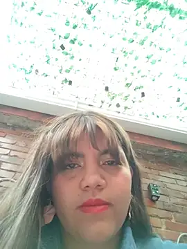 Ivy_enjoy - Friend oil my tits in public