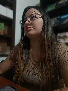 LunaDiaz999 - Remove bra 👀 🍒