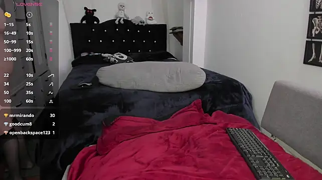 Amy_Aloqua - show tits and blowjob
