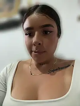 Hally-jensen1 - Free tits front family