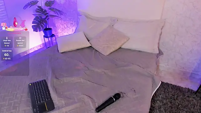 JannaFoxx_ - Plug show, decorate my ass😋