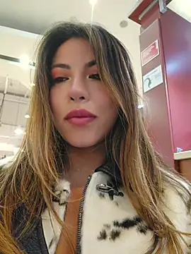 Karen_San_Miguel - Open jacket + naughty nipple in public😈