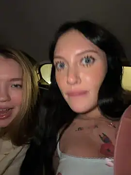 Melissa_crazy - Rita bounce her boobs behind guy🤭