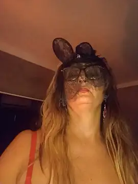 Marcelabusty - Cuspir no peito