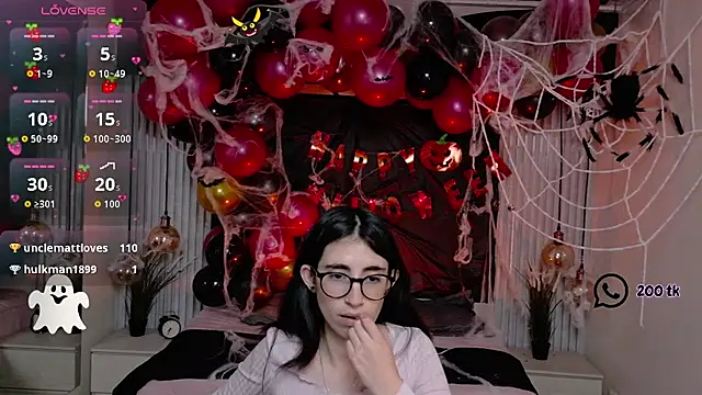 LenaRoses - show pussy+oil body