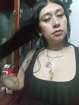 Beautiful_Lady90 - SHHH I'M HIDING IN MY LIVING ROOM 🤭🤫