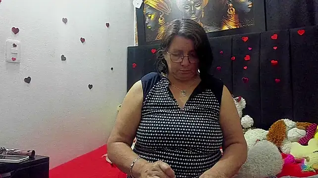 Evaaross_2345 - my toy in the clitoris