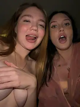 Melissa_crazy - Rita bounce her boobs behind guy🤭