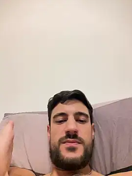 Milano01 - Lei si masturba con orgasmo