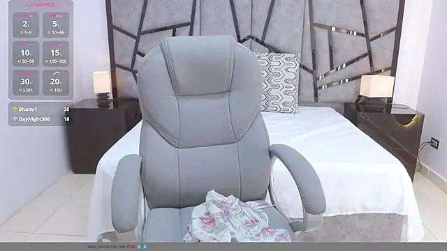 Sophia_hadid - public squirting, dildo