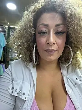 Katti_Barrera - Squeeze my tits and spit them out
