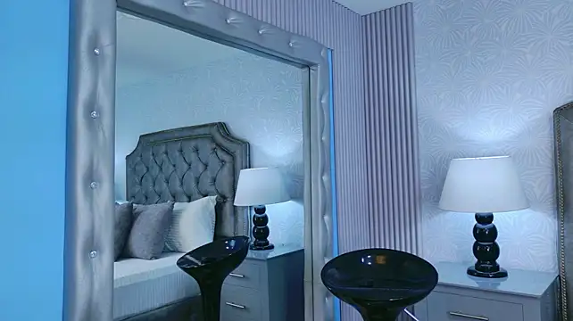 LaurenHazell - flash ass