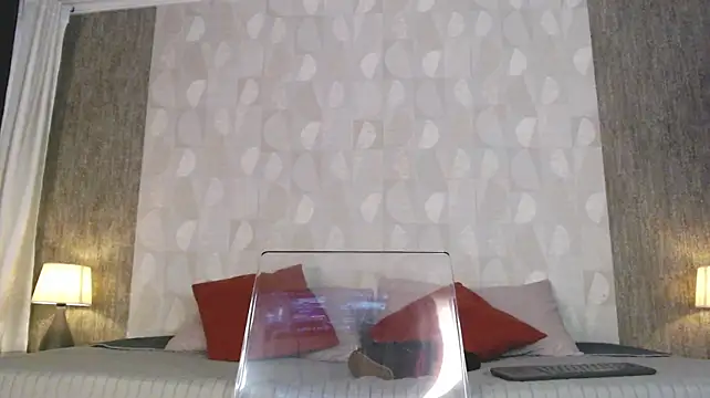 Rosalie_Durand - show boobs + toy control 1 seg