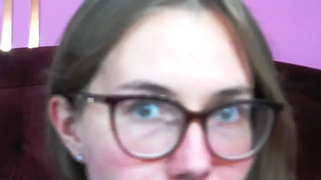 JessieJuss - topless 2 min