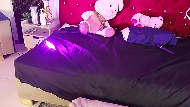 LiliMilk_21 - ✦✌🏻Fingers in pussy + domi on clit🌸♡