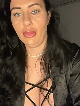 IRISWHITE17