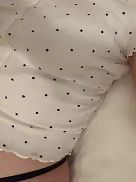 VicksyWoods - Without my t-shirt!